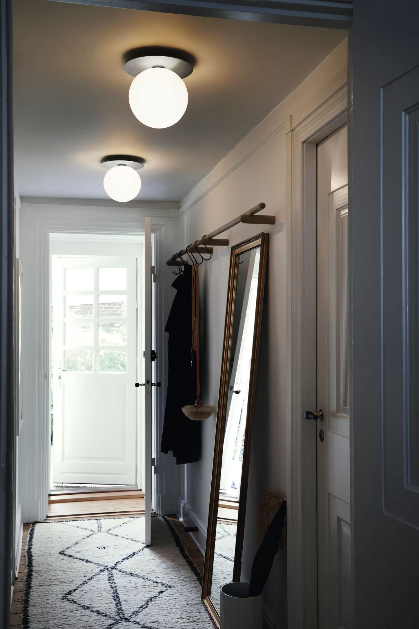 Liila 1 Ceiling or Wall Light