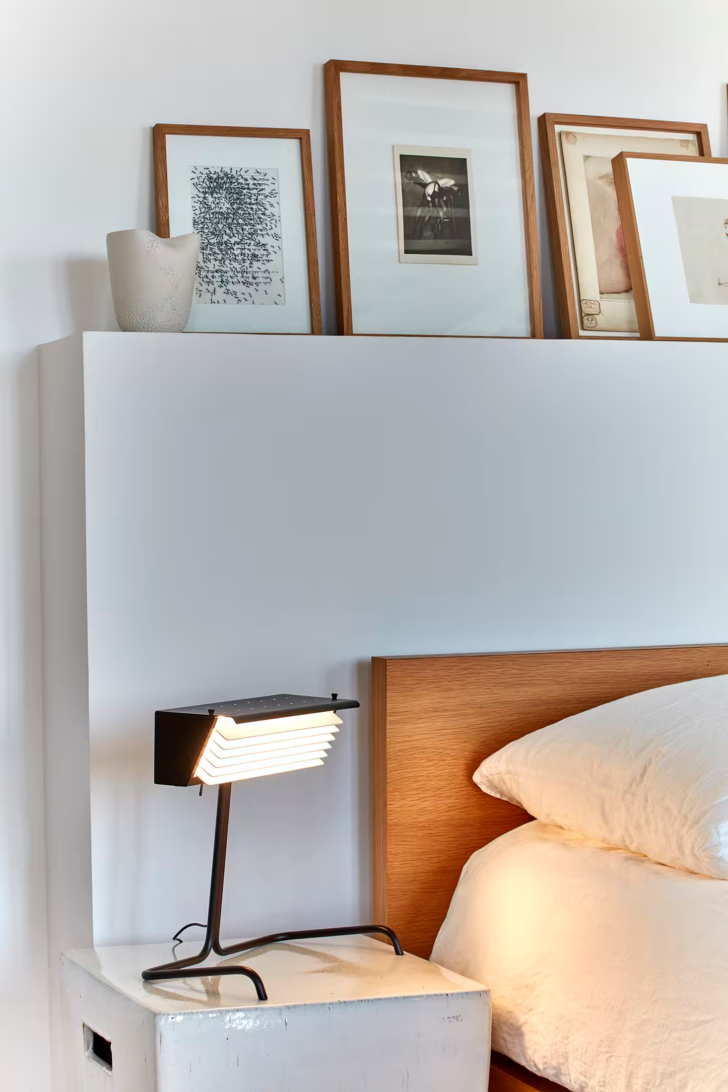 Biny Black Head Metal Table Lamp