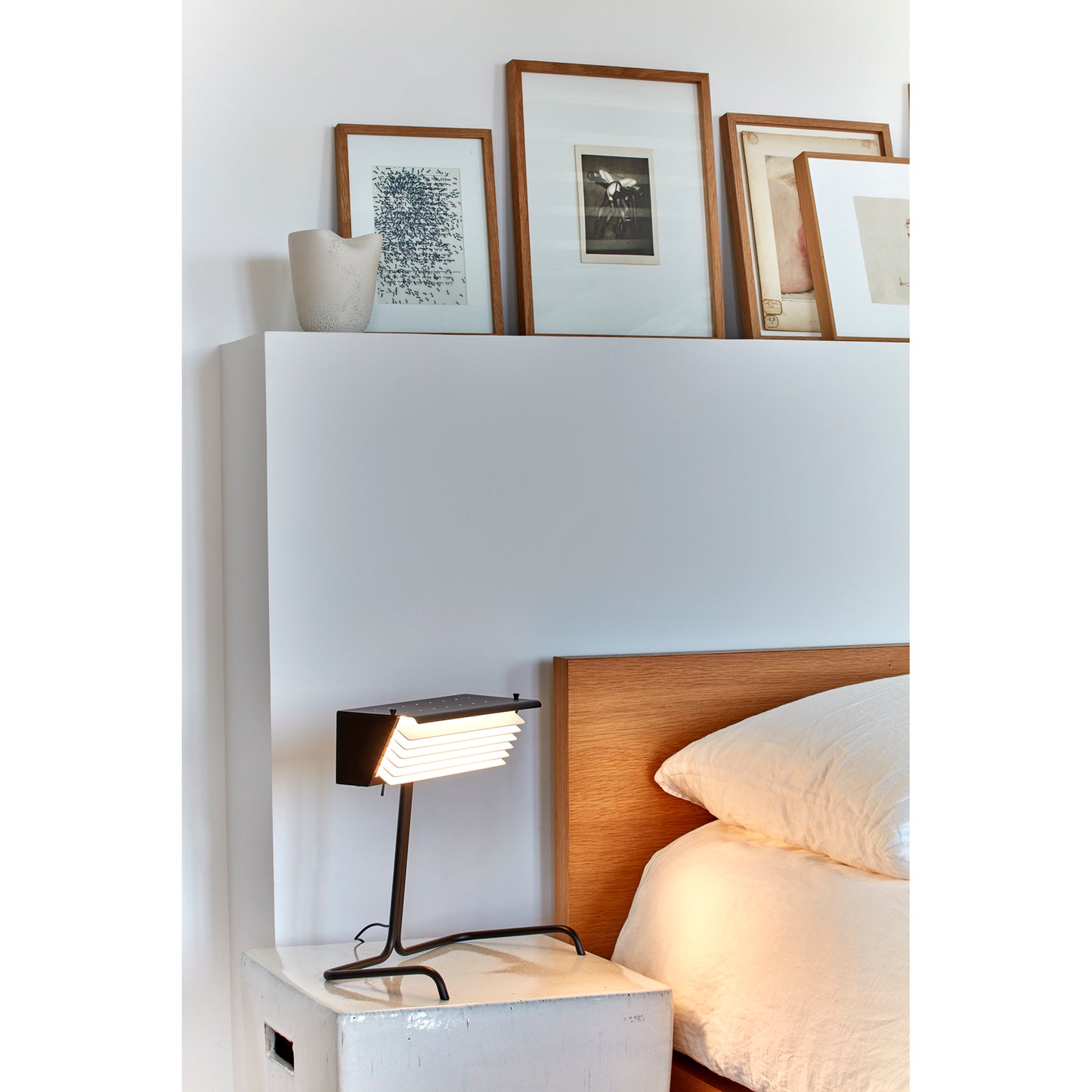 Biny Black Head Metal Table Lamp