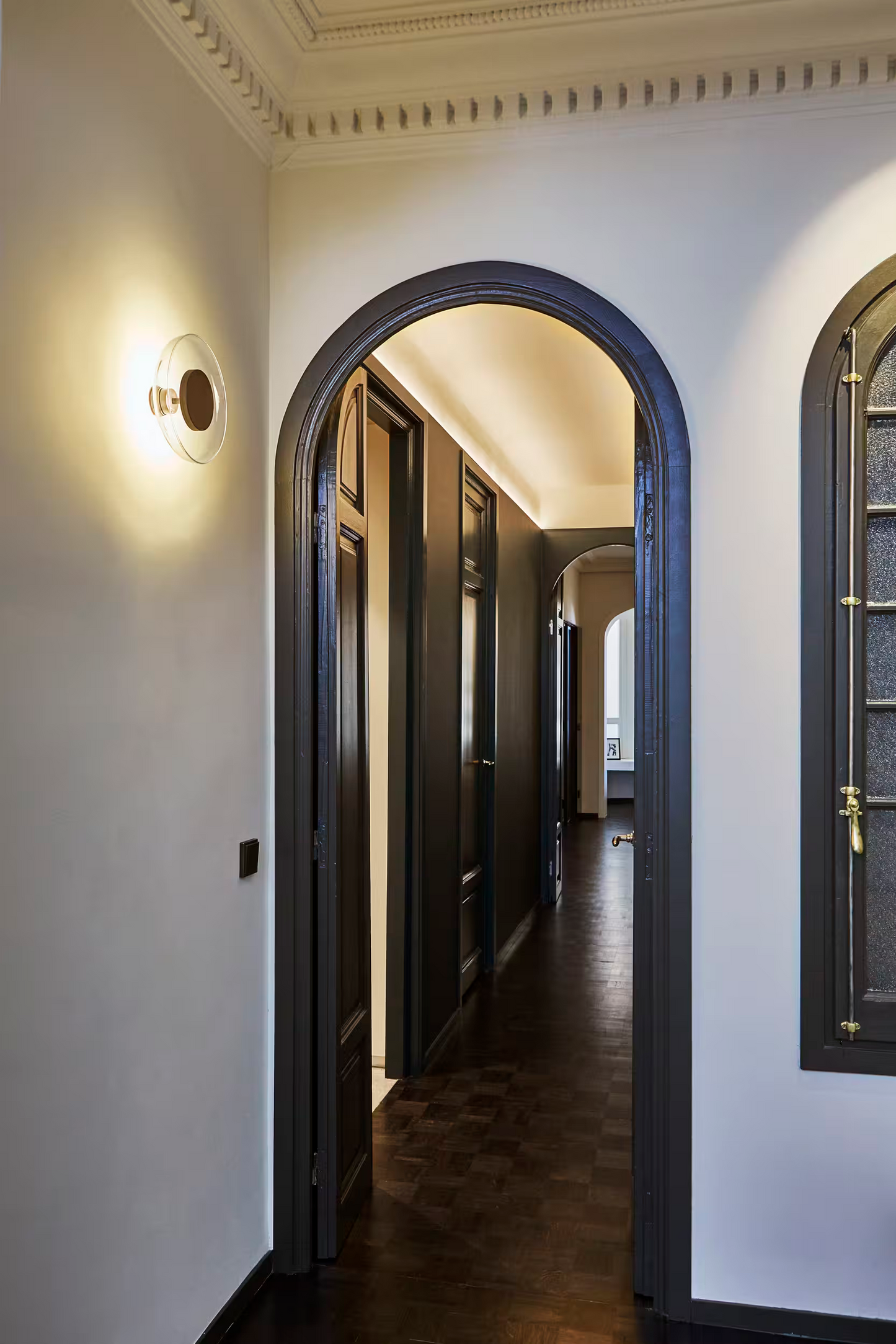 Aura Plus LED Wall Light