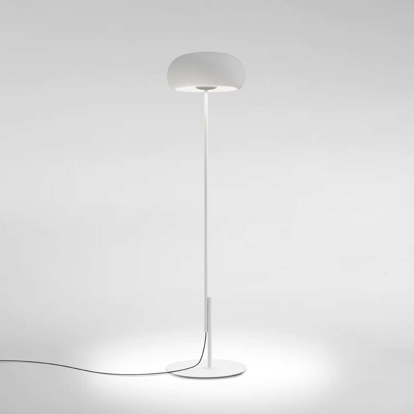 Vetra P LED Floor Lamp