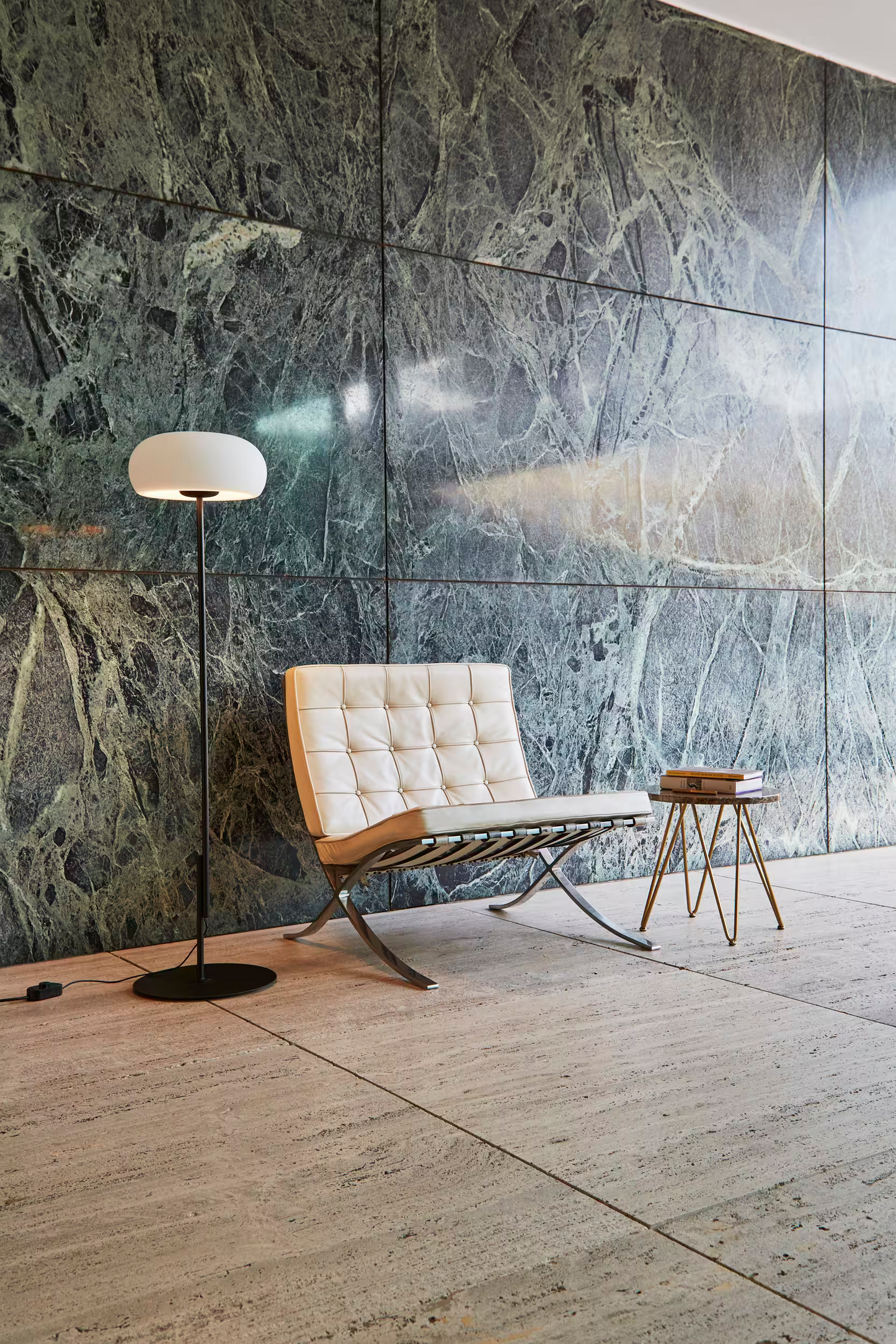 Vetra P LED Floor Lamp