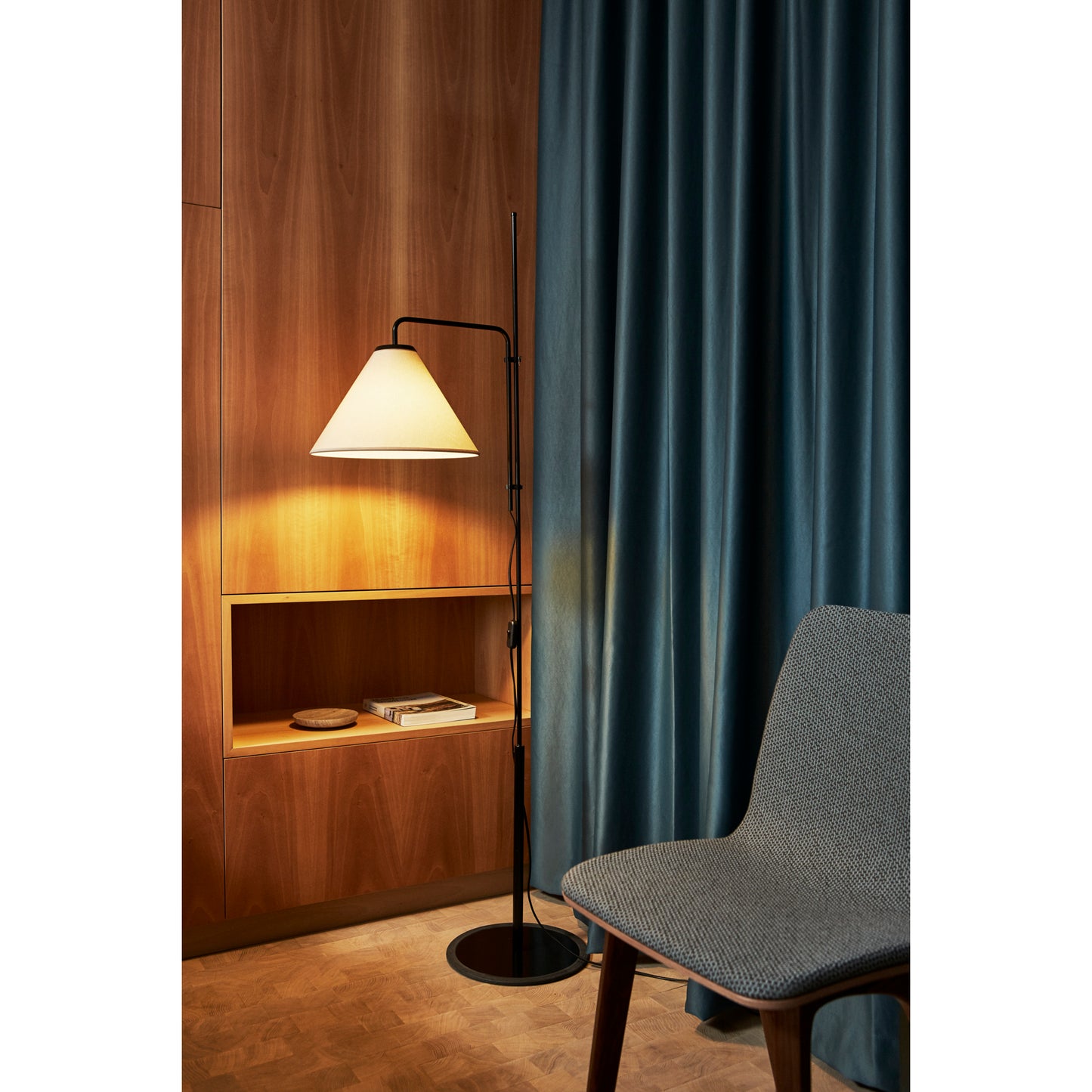 FuniculÃ­ Fabric Adjustable Floor Lamp