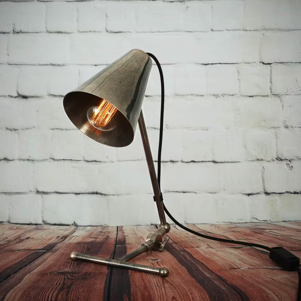 Comoro Industrial Table Lamp