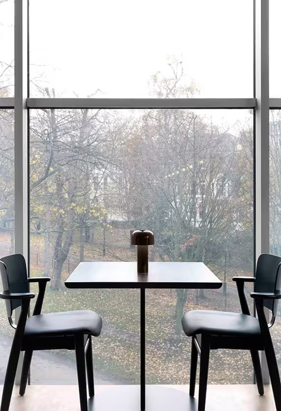 Bellhop Rechargeable Table Lamp