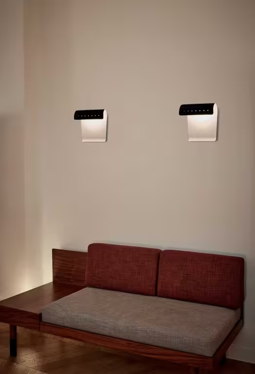 Biny Curve LED Wall Light White & Black