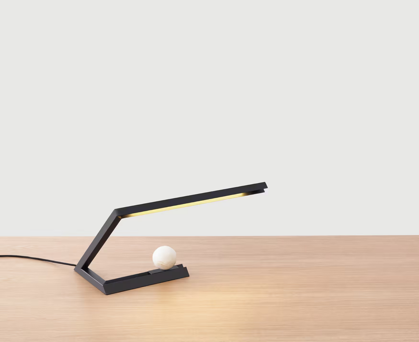 Oud Desk Lamp