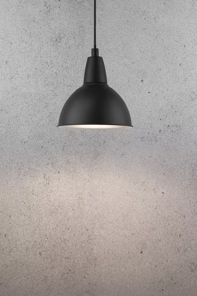Trude Metal Pendant Black