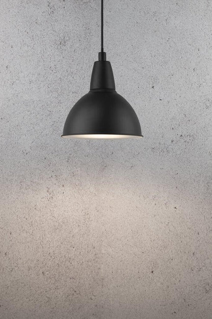 Trude Metal Pendant Black