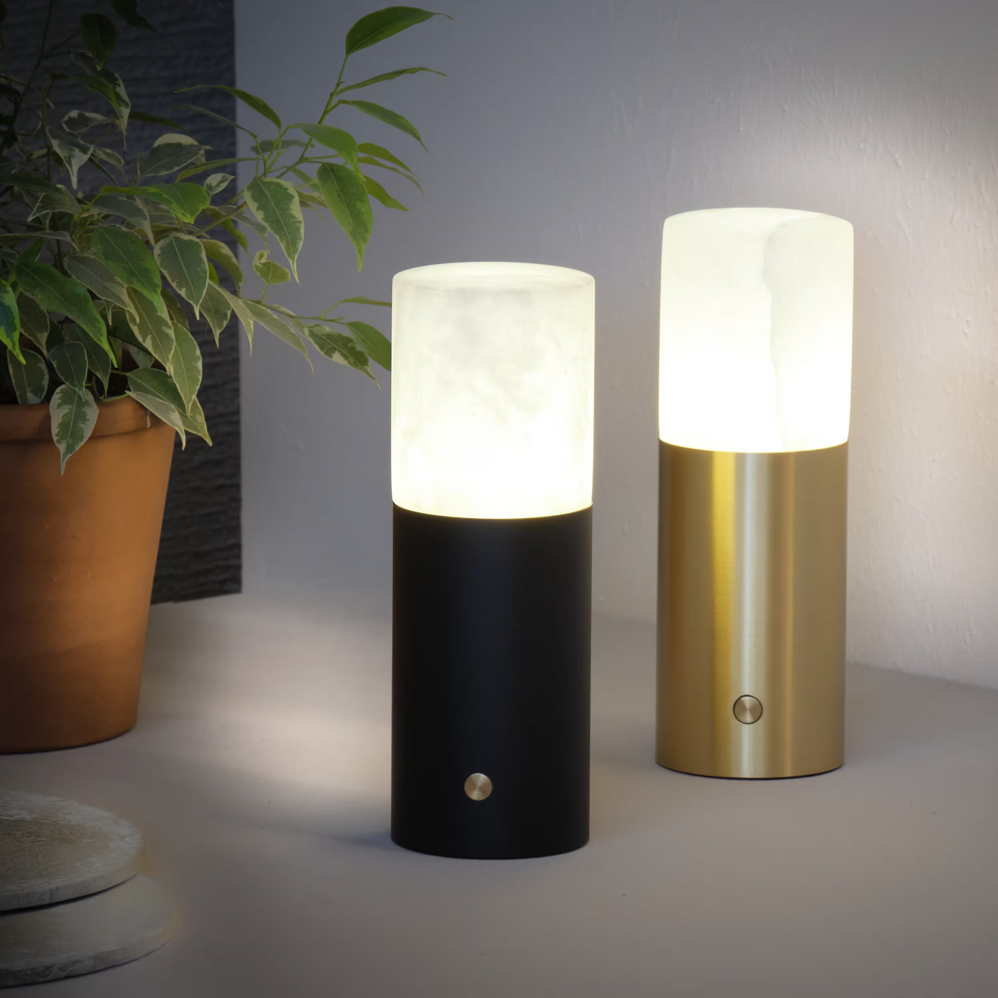 Lind Battery Table Lamp