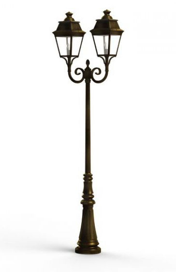 Avenue 3 Model 8 Clear Glass Lamp Post
