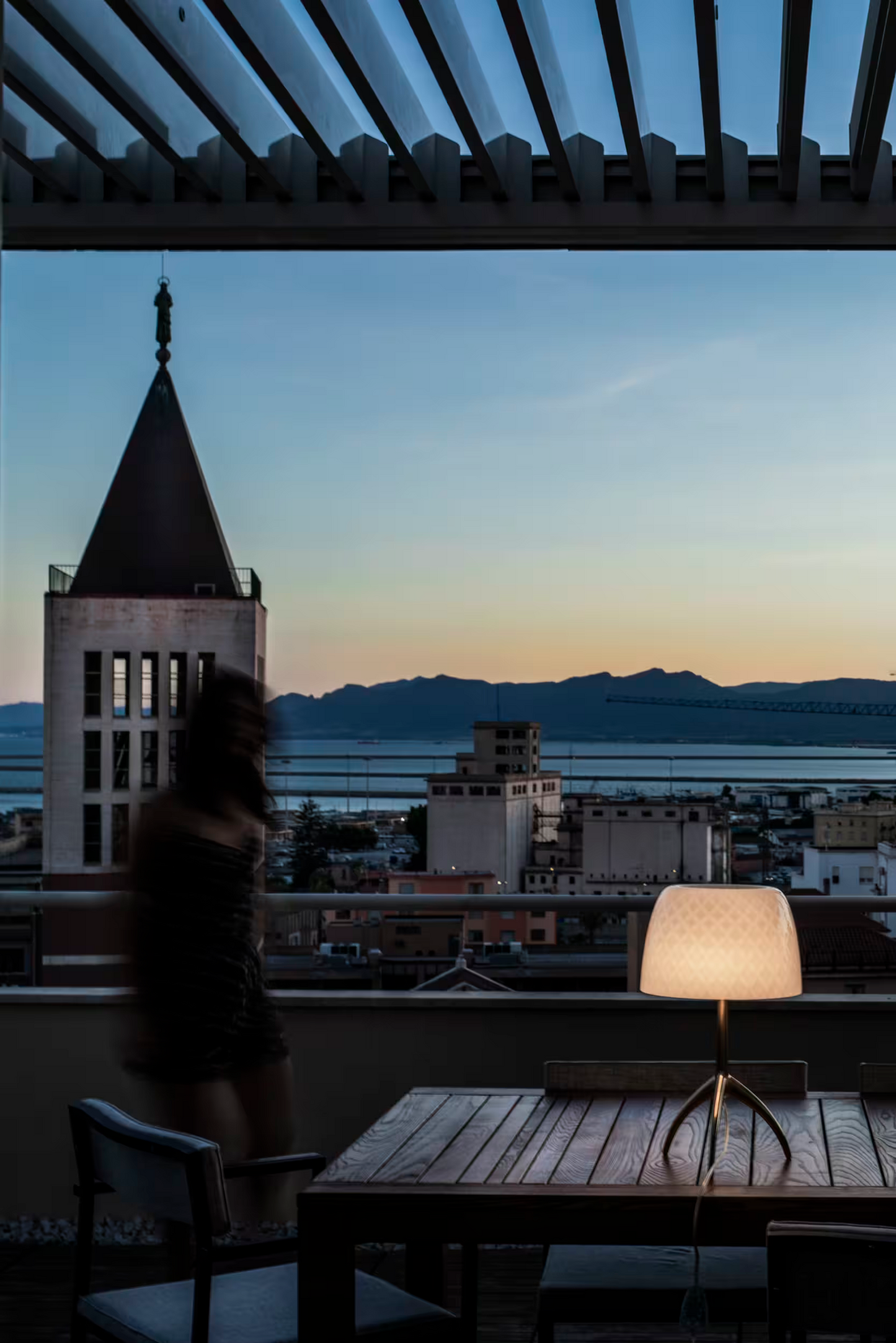 Lumiere 30th Grande On/Off Champagne Table Lamp