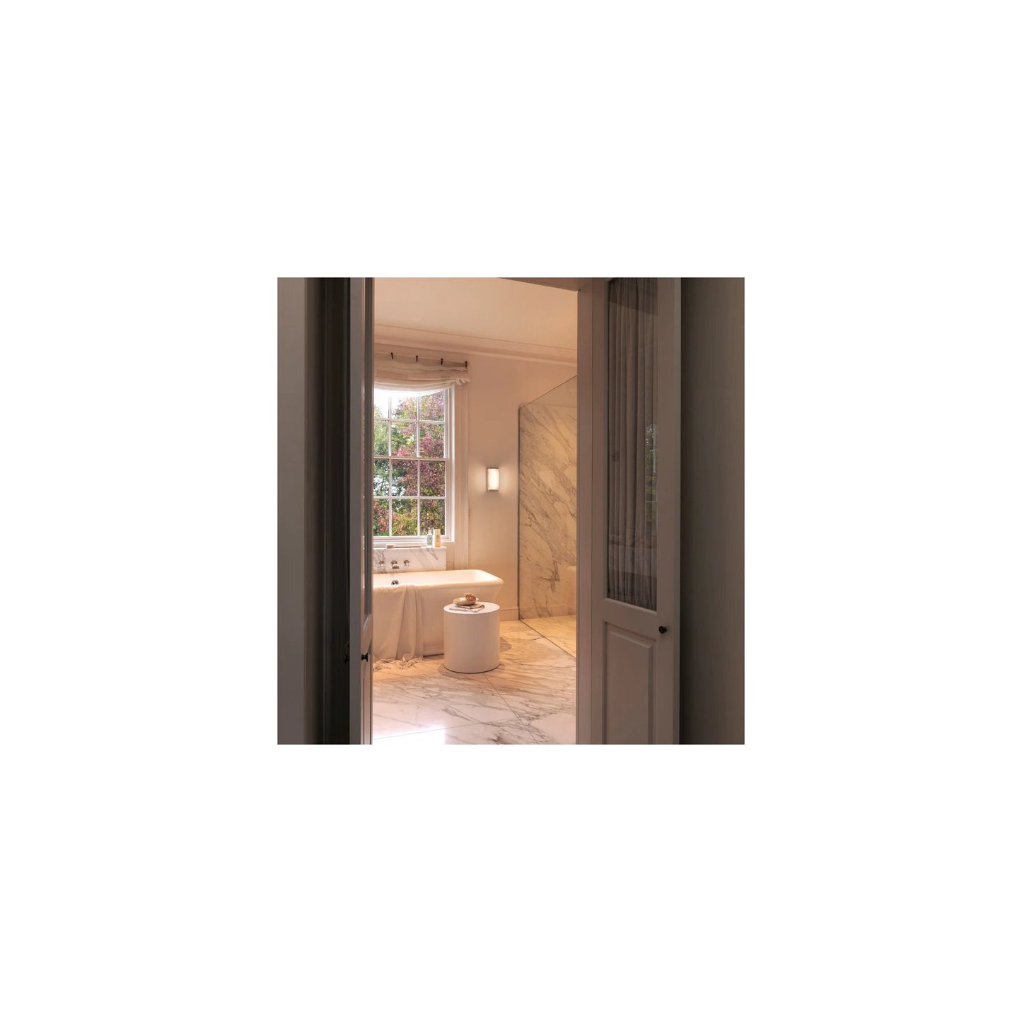 Versailles 250 Phase Dimmable Wall Light