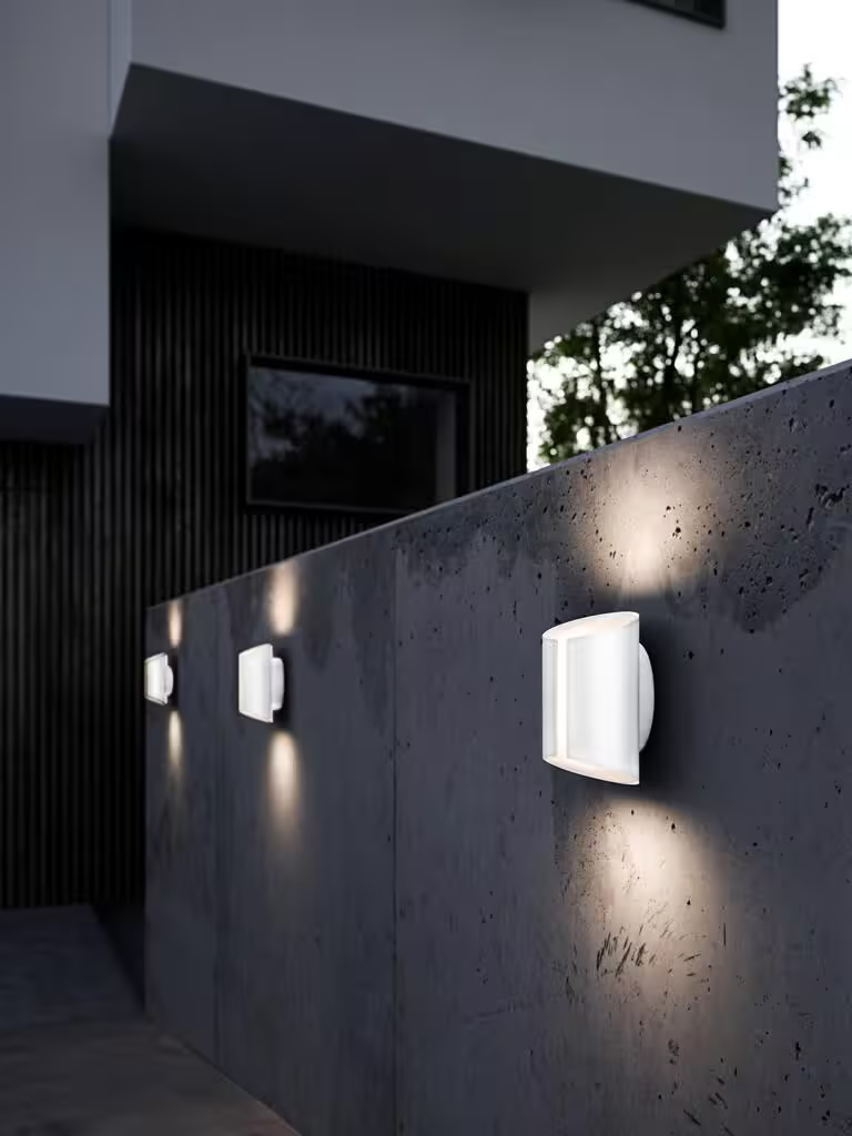 Grip Outdoor LED Wall Light