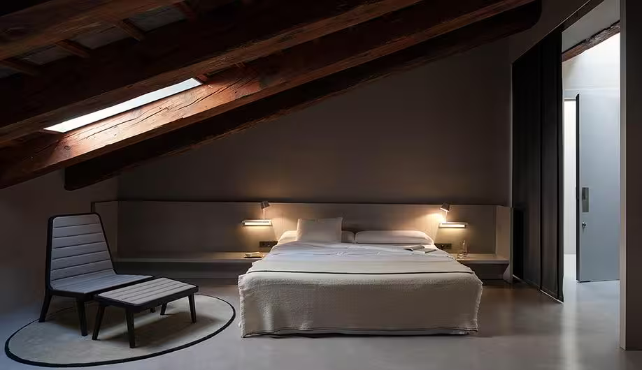 Suite 6045 LED Wall Light