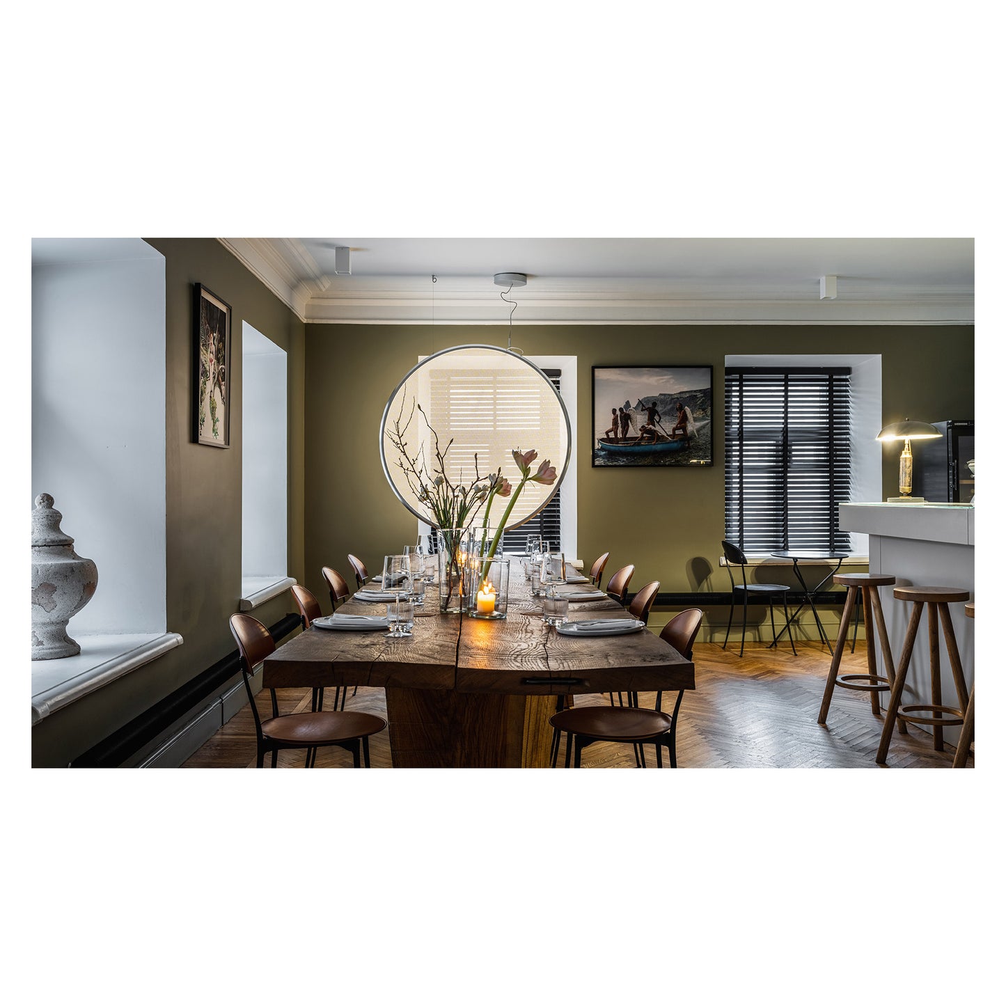 Discovery Vertical 140 RGBW LED Pendant APP