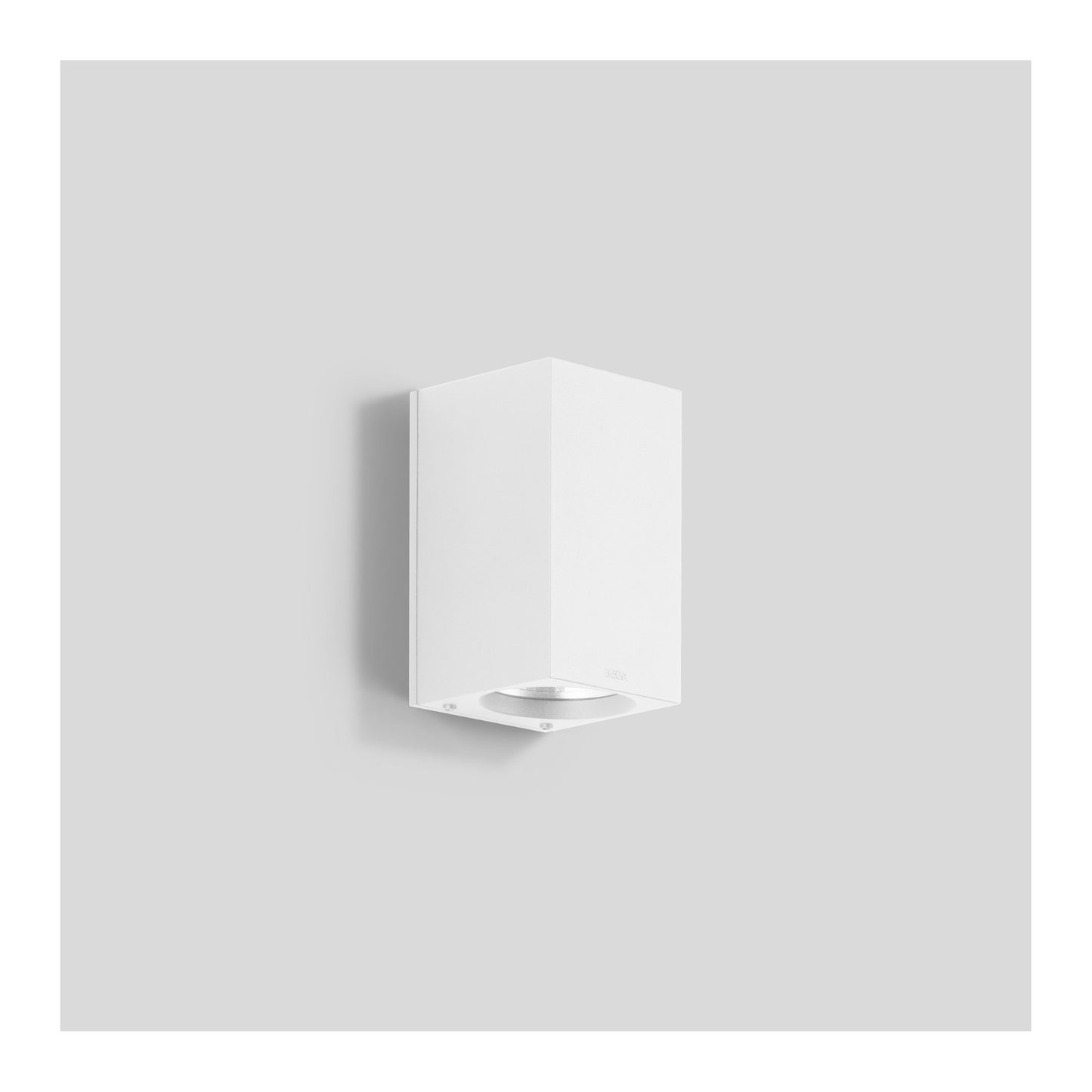 33580 Medium LED Wall Light