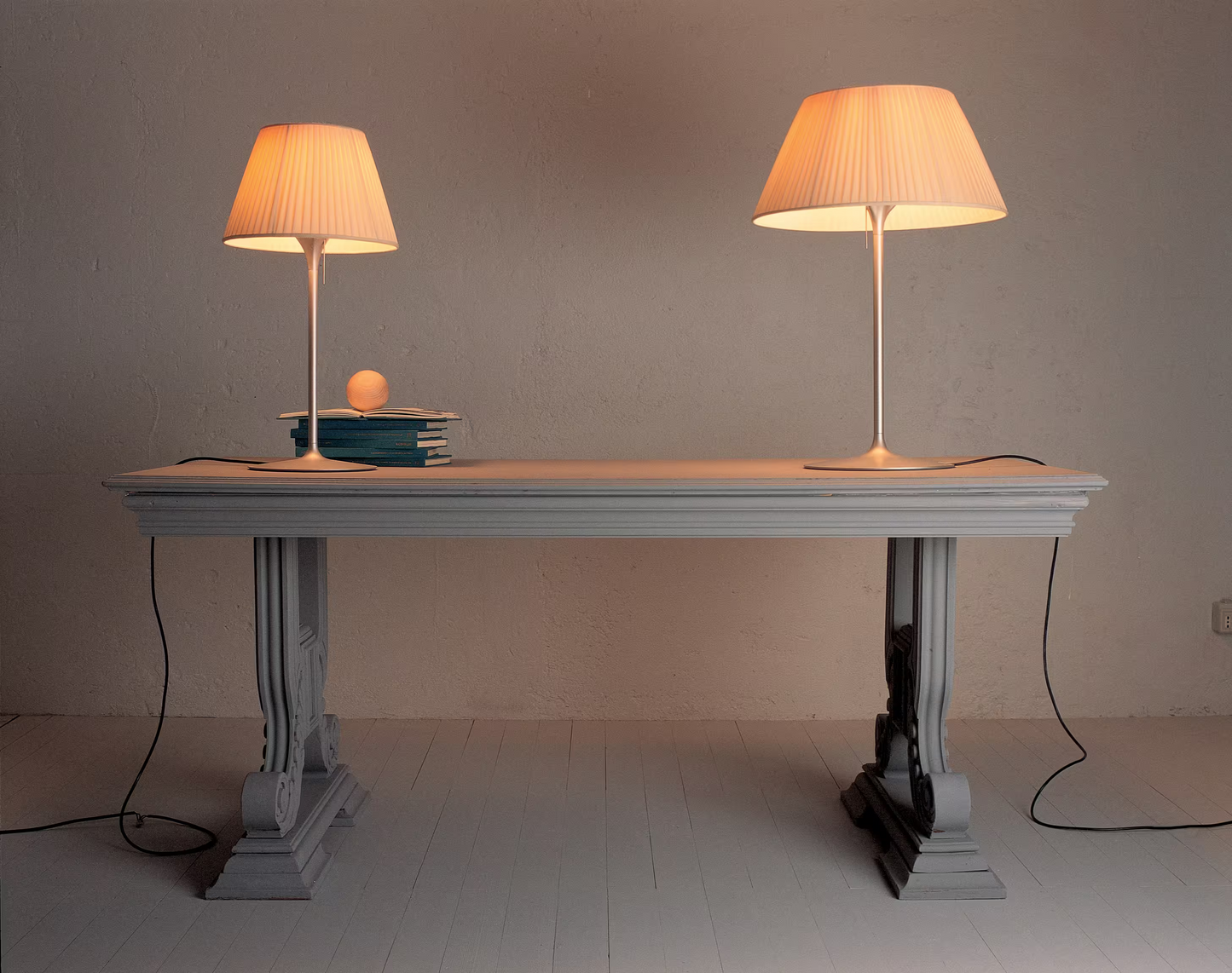 Romeo Soft T1 Steel Table Lamp