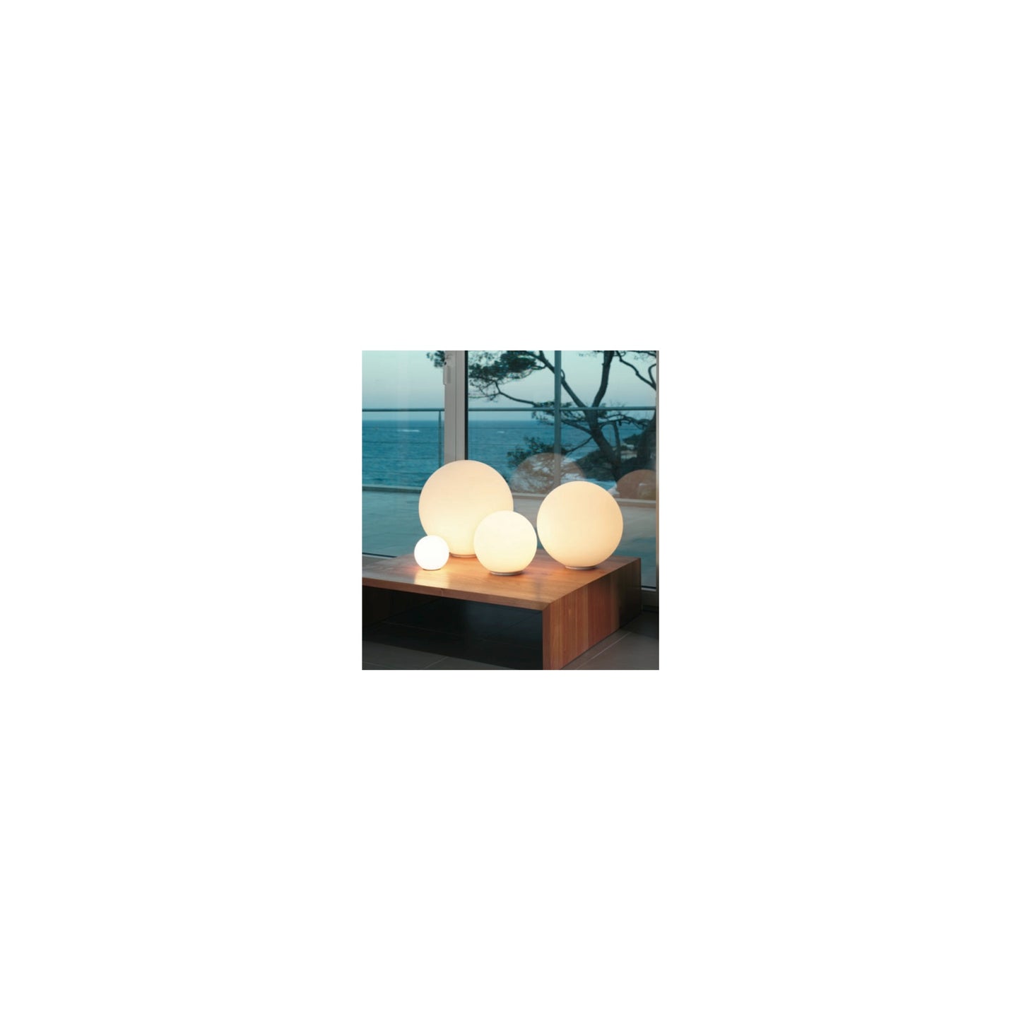 Dioscuri 25 Spherical Glass Table Lamp