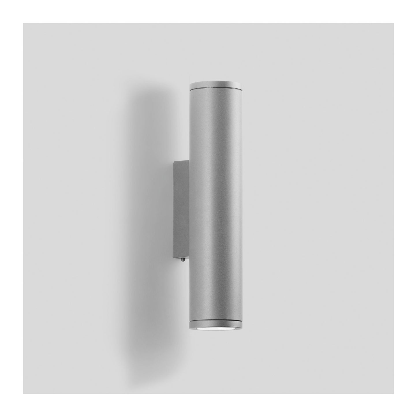 66516 Mediium LED Wall Light