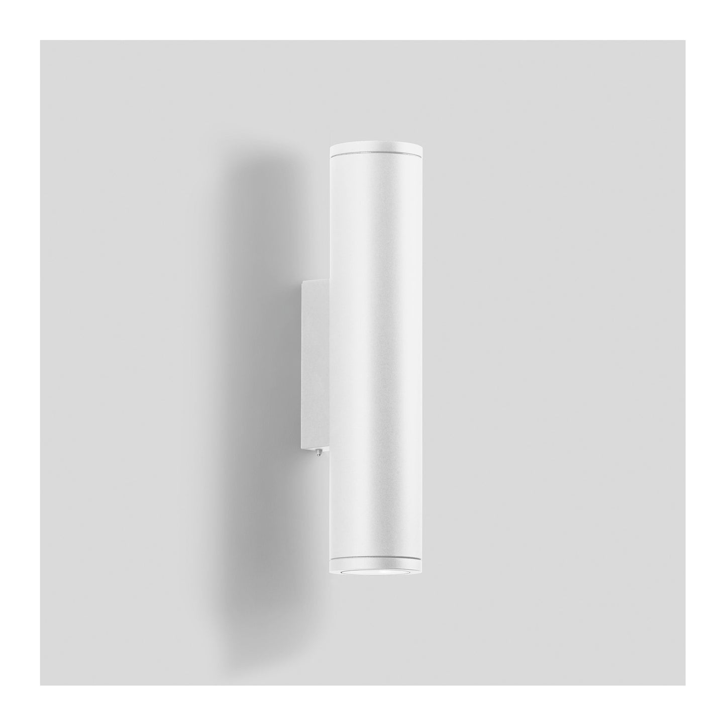 66516 Mediium LED Wall Light