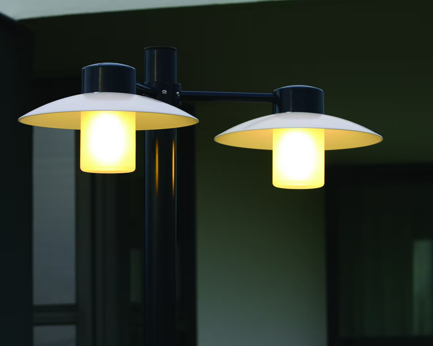 Aubanne Model 6 Frosted Glass Lamp Post