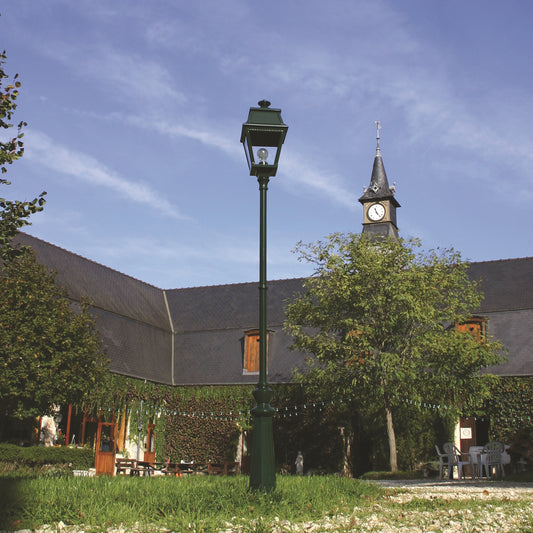 Roger Pradier Avenue 2 Post Light