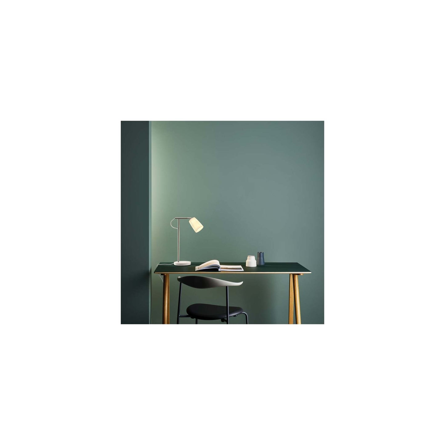 Carlton Desk Lamp in Matt White