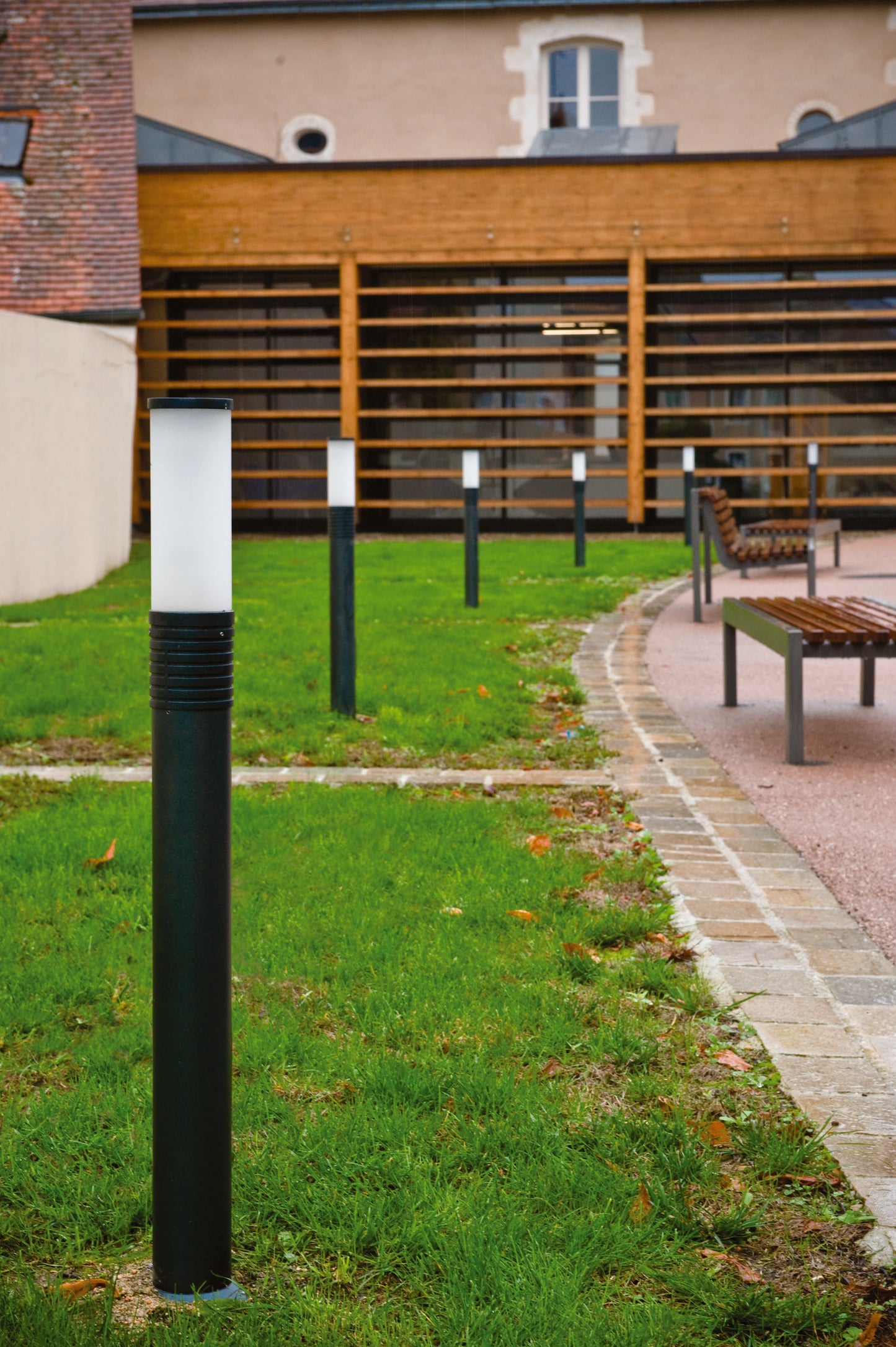 Olympic 1 Large Satin G24d-3 Bollard
