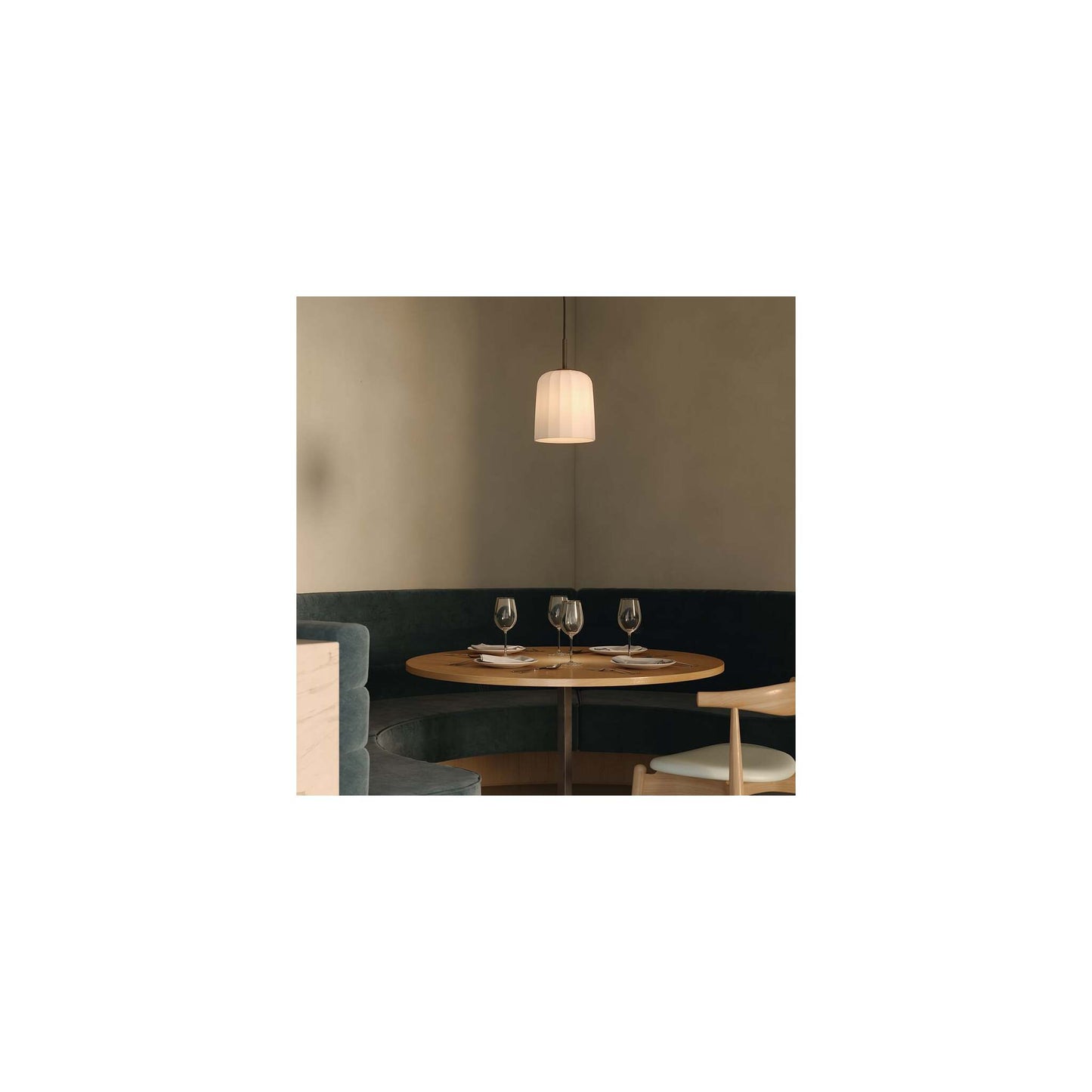 Veo 230 Pendant in Bronze