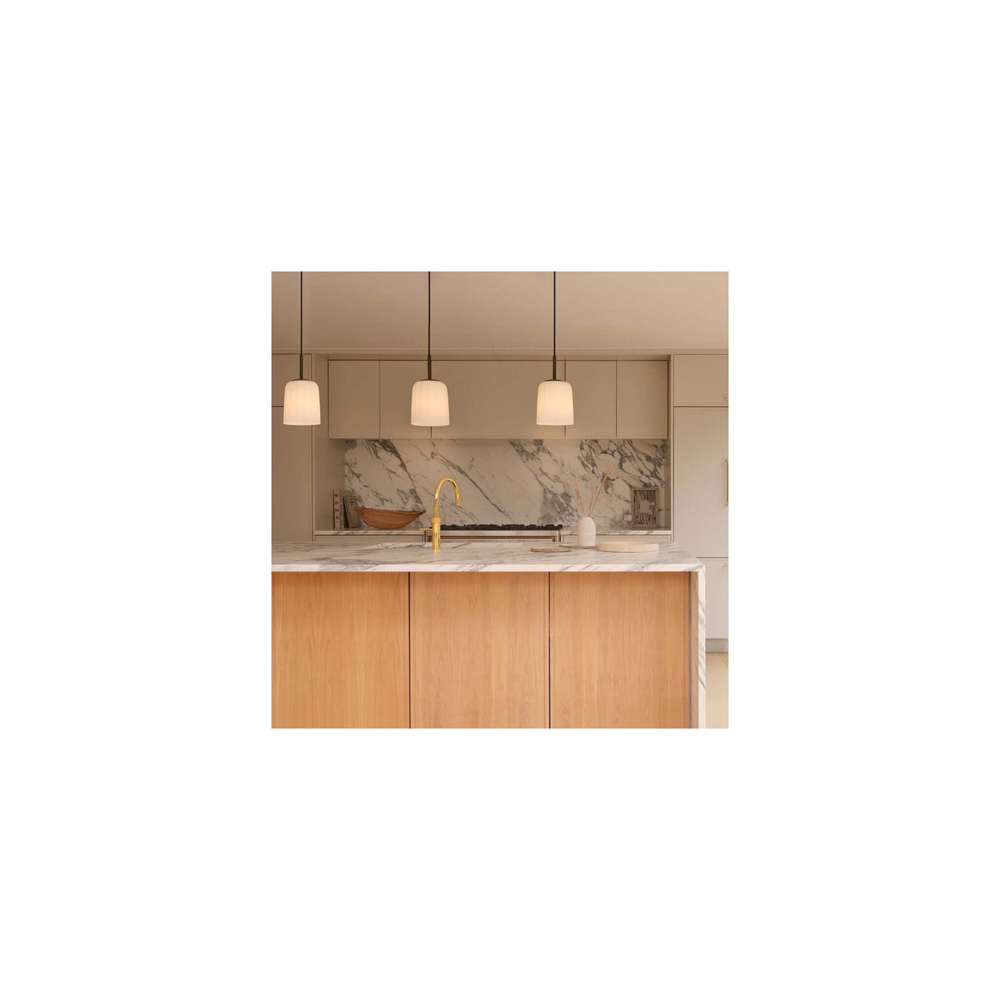 Veo 230 Pendant in Bronze