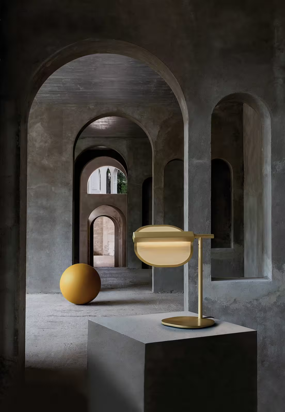 Omma 1 Leaf Table Lamp