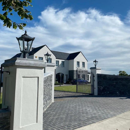 Harte Traditional Pier Light