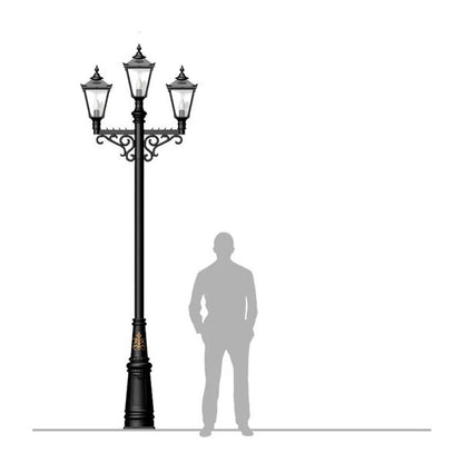 Harte Traditional Triple-Head Lamp Post