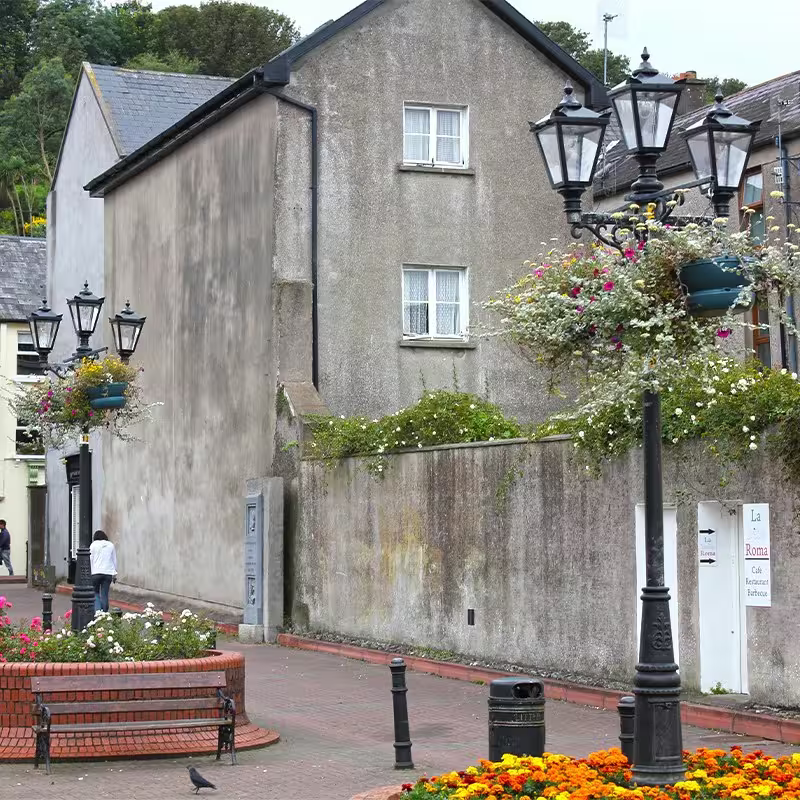 Victorian Style Large Triple Headed Lamp Post 3.5M