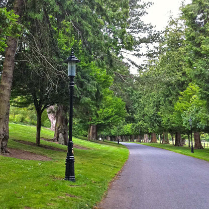 Harte Courtyard Lamp Post