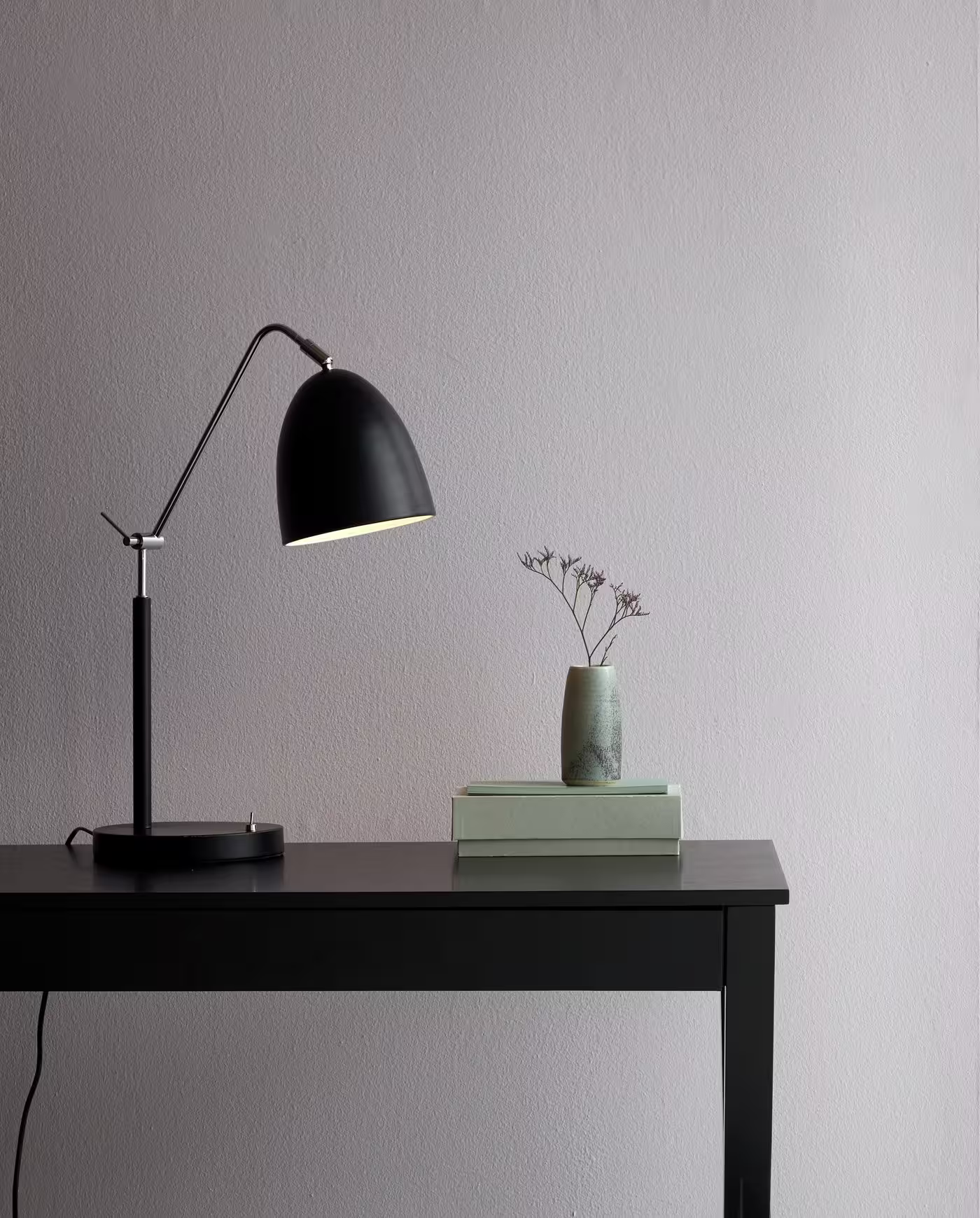 Alexander 16 Table Lamp