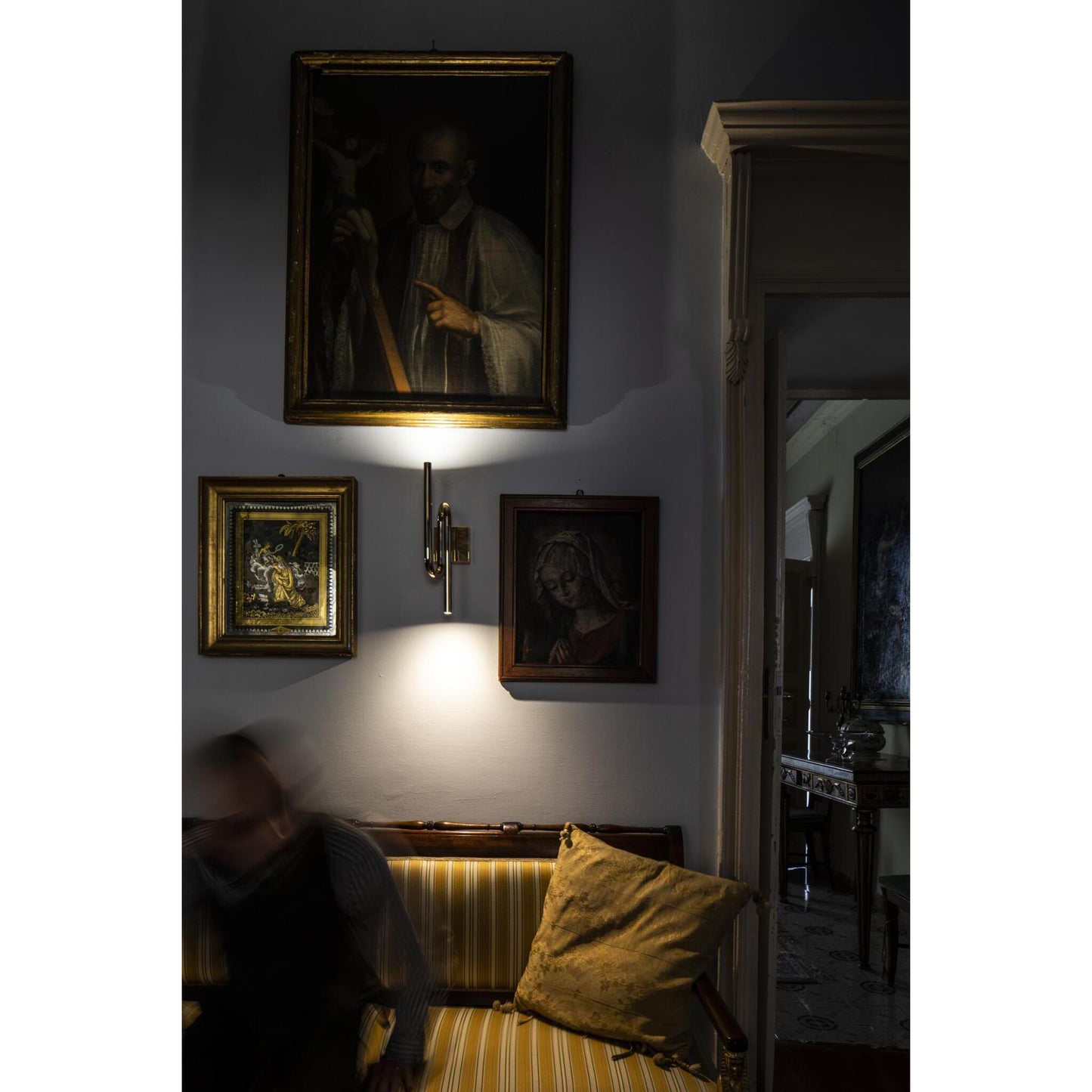 Tobia LED Wall Light