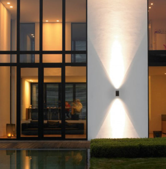 33591 Medium LED Wall Light