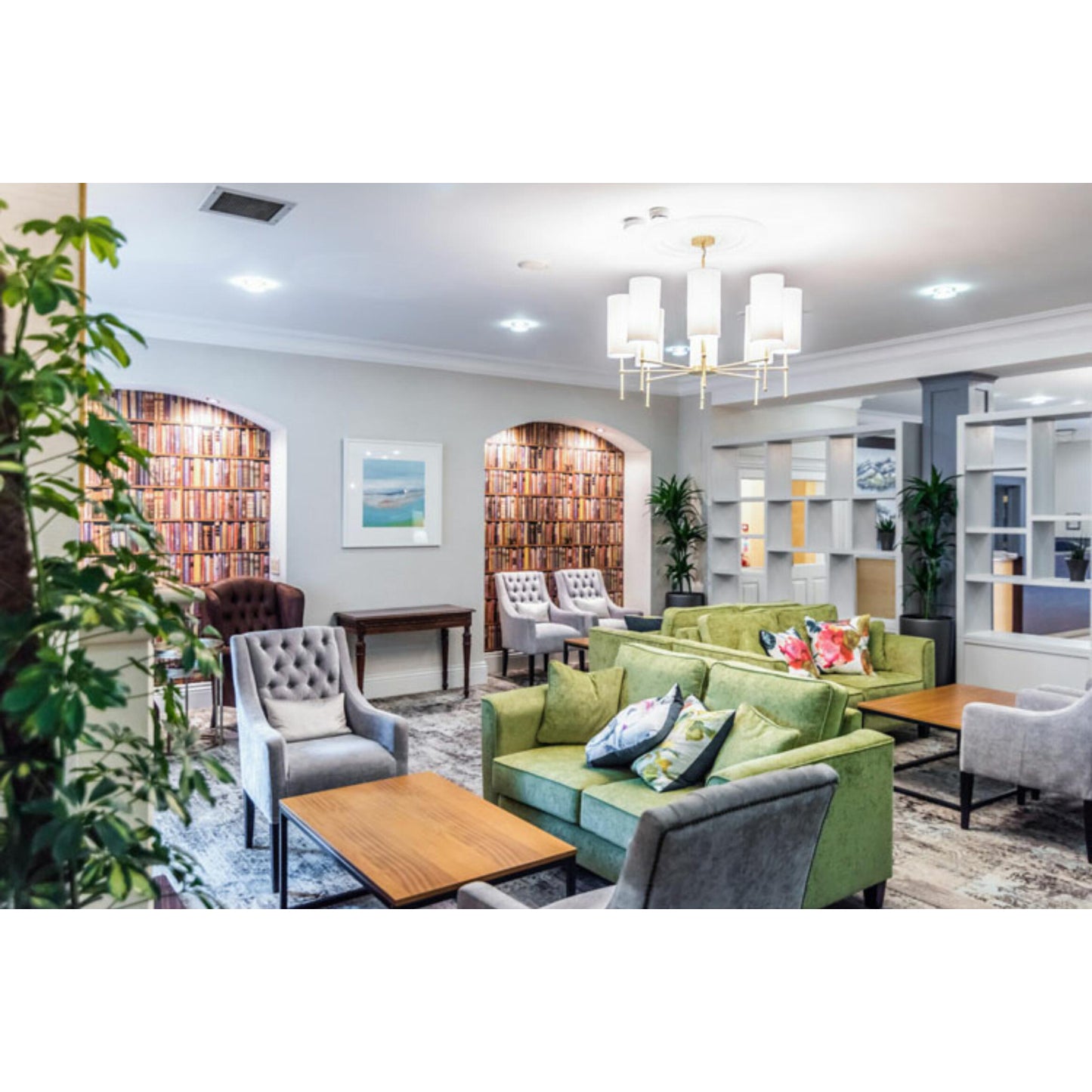Arizona 8-Arm Modern Brass Chandelier