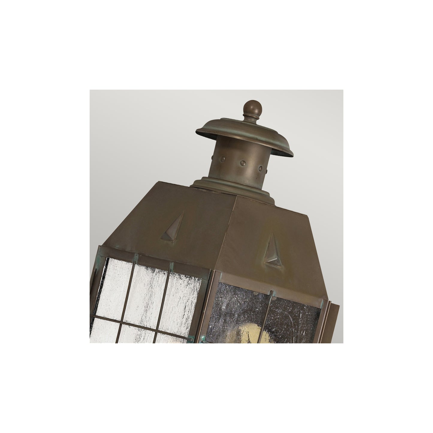 Nantucket Wall Lantern in Aged Brass