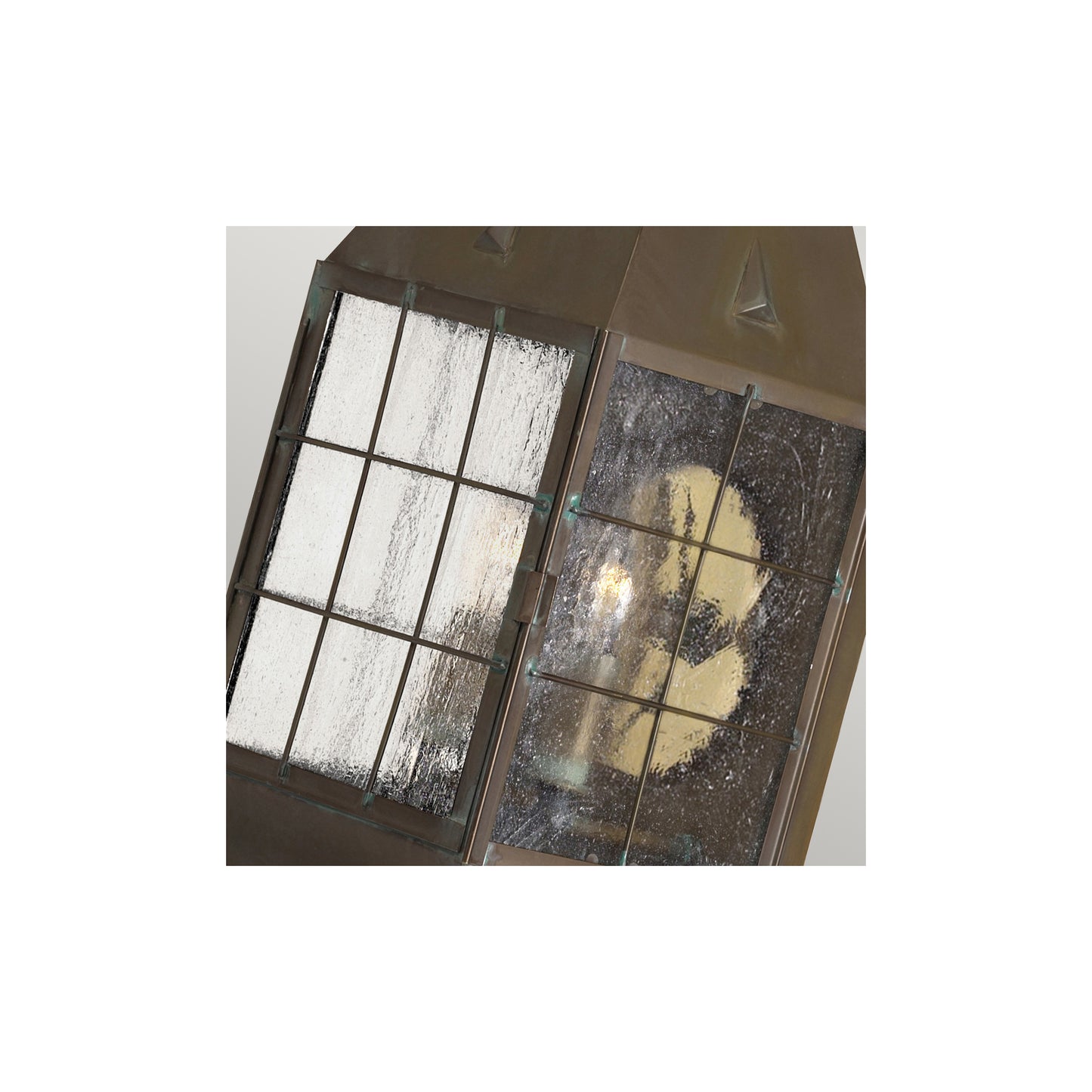 Nantucket Wall Lantern in Aged Brass