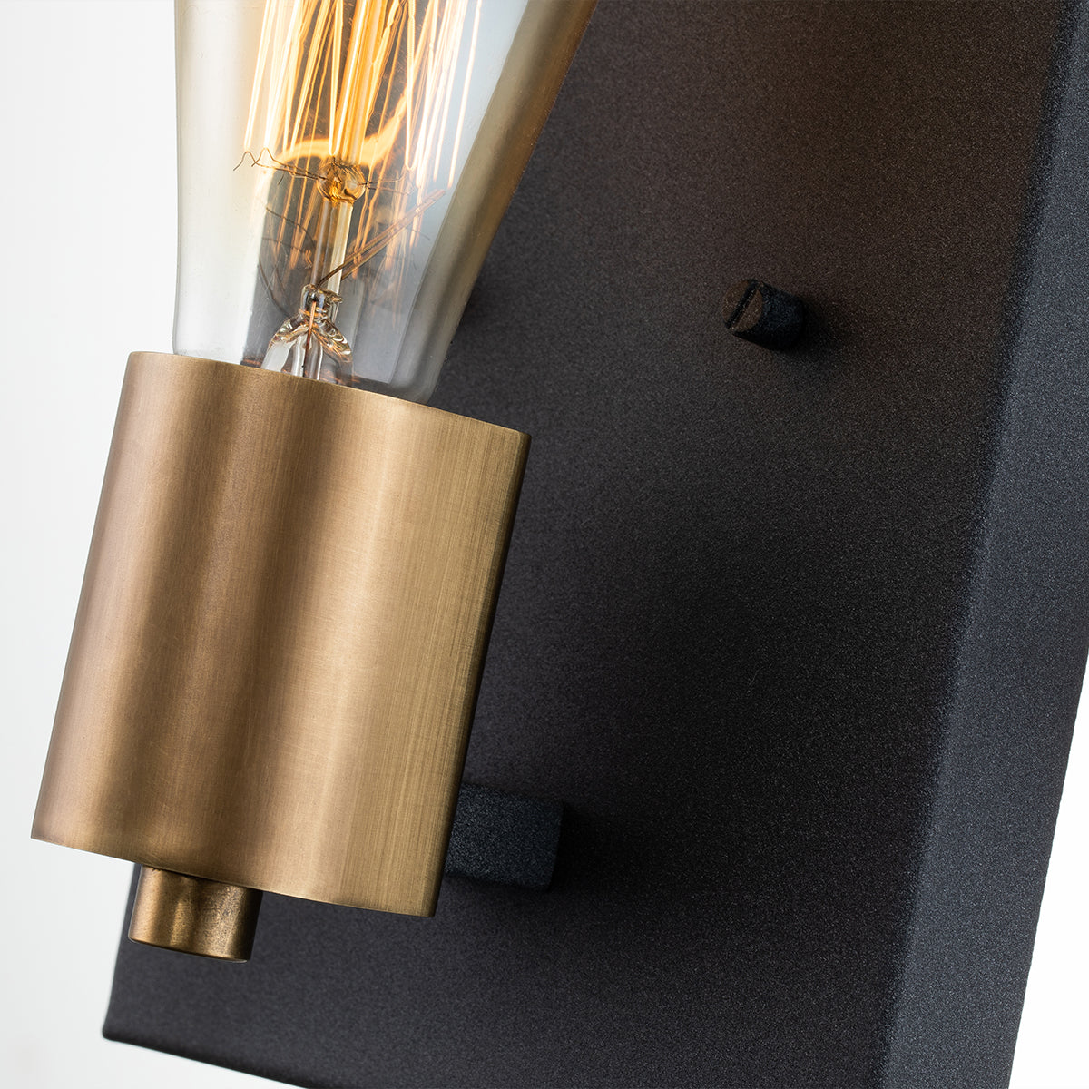 Quintiesse Silas Wall Light